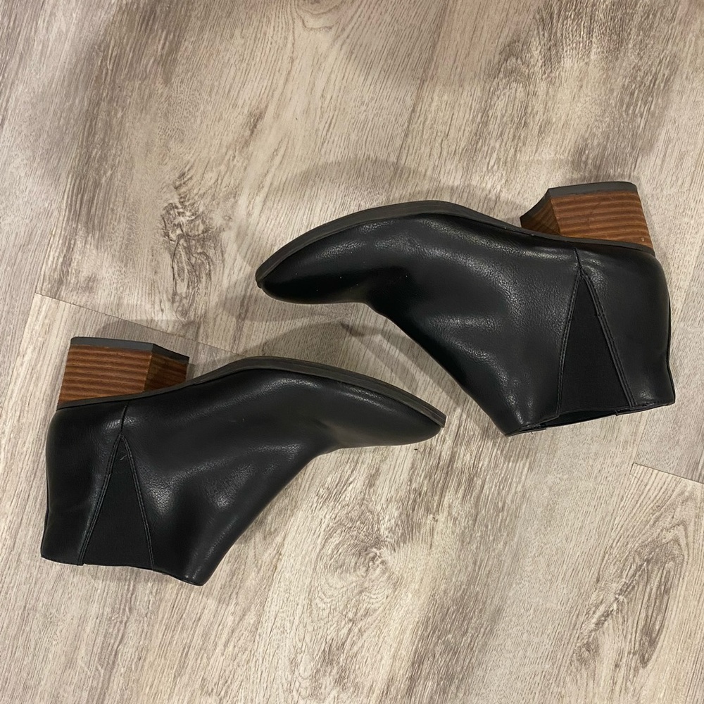 Black Slip On Chelsea Boot Dr. Scholls
